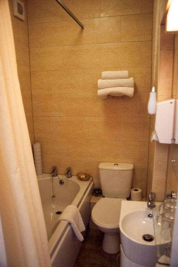 Moonraker House Hotel Stratford-upon-Avon Buitenkant foto